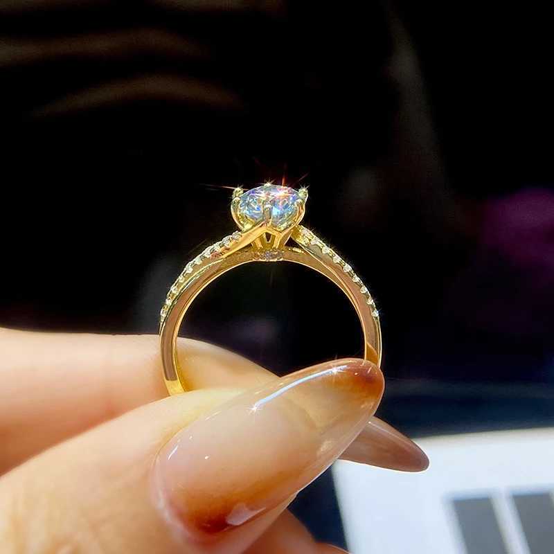 J 1CT Moissanite Diamond Gold Hexagonal Round White Stone Rings for Women Wedding Real 925 Sterling Silver Luxury Fine JewelryXJ250514
