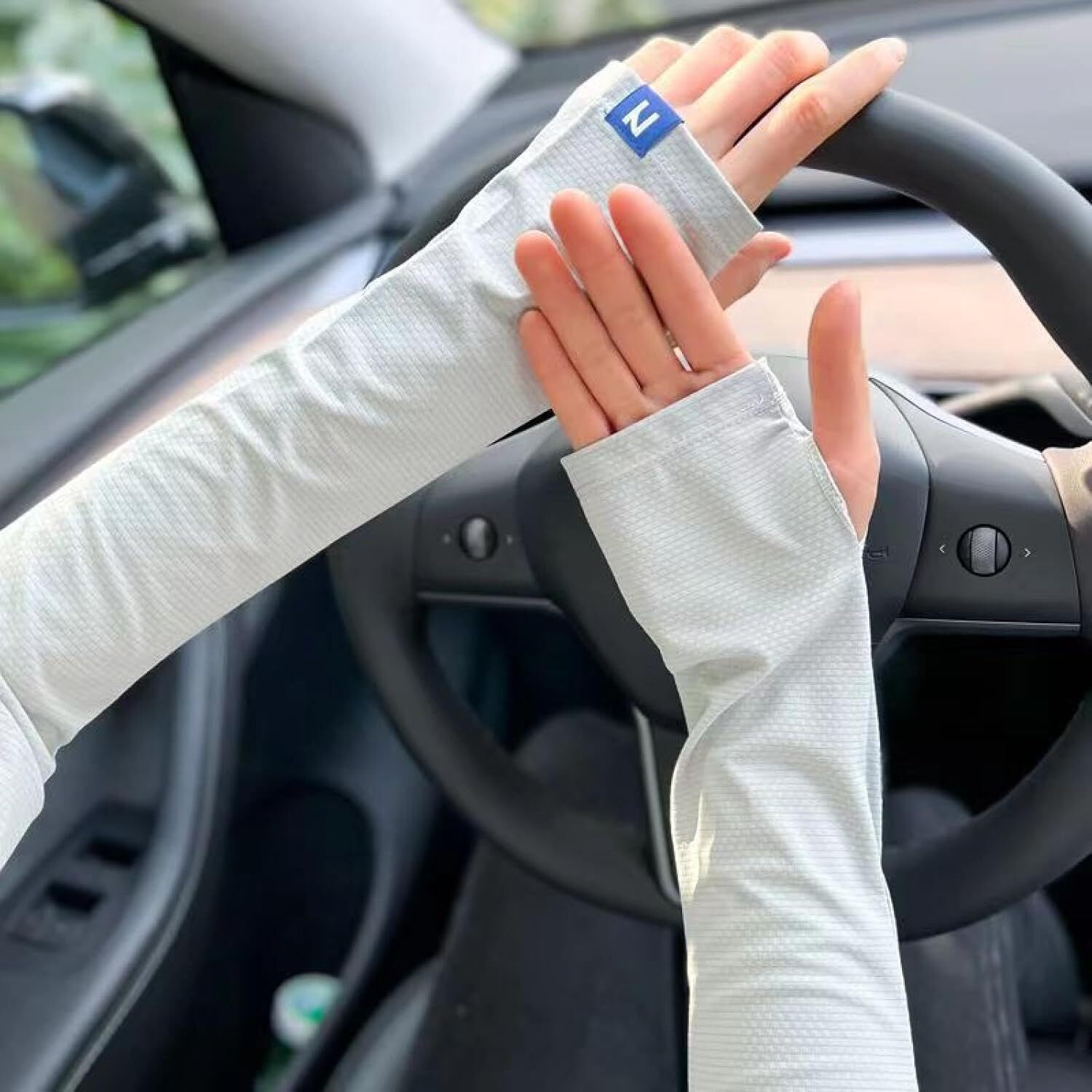 ZBBOOLET Letter N Sunscreen Sleeve for Men and Women Anti-UV Arm Protector Driving Sunshade Ice Silk Glove Sleeve, One-size-fits-all