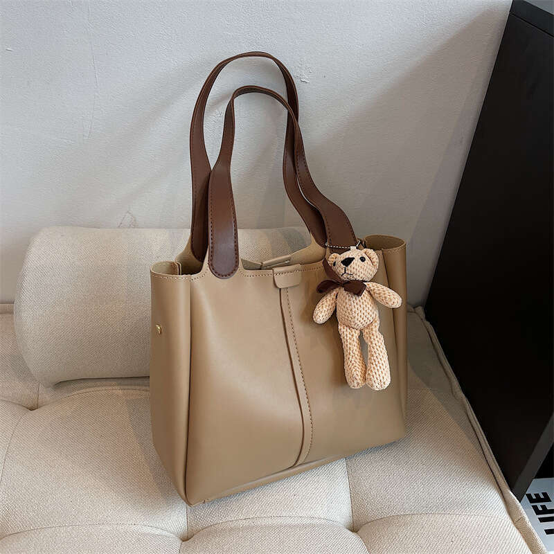 This Year, The New 2023 Spring/Summer High-Capacity Tote Bag Is Popular For Women's Single Shoulder Bags, And High-End Fashion Bags