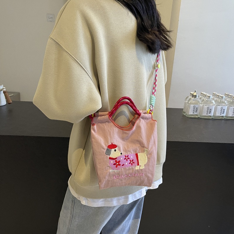 New free embroidery express bag, new exquisite trendy bag, student designer casual mini handbag, multifunctional shopping phone bag