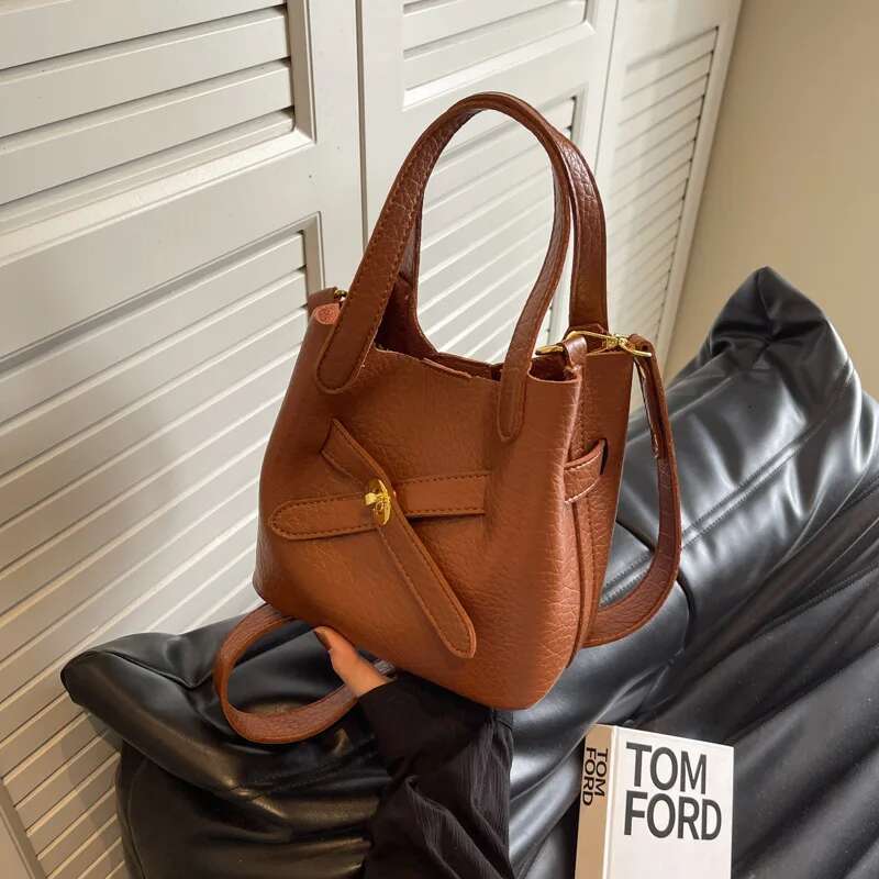 Retro Women's 2025 New Fashion Messenger Simple Portable Bucket Mother And Child Sophisticated Premium Bag