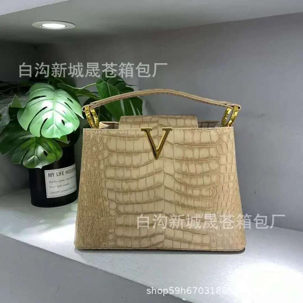 IMJK 26*18*10Cm Design V-Shaped Stone Patterned Women's Handbag High-End Fashionable Single Shoulder Retro Crossbody Bag