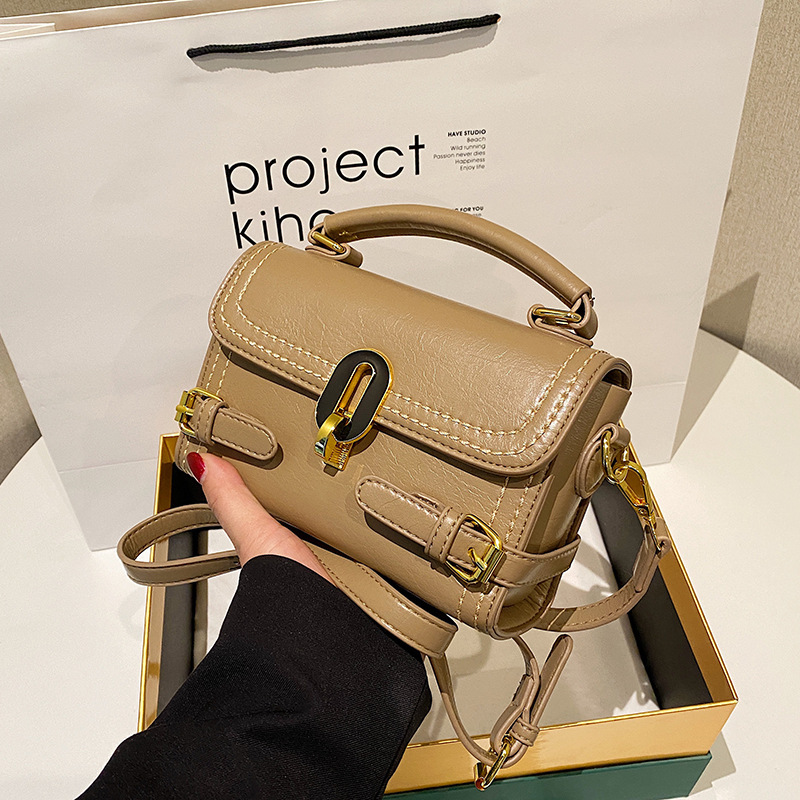 Top Quality New Free Delivery Designer Bag Oblique Delivery 2025 Summer New Women's Small Square Bag Trend Contrast Color And Western Style Singl