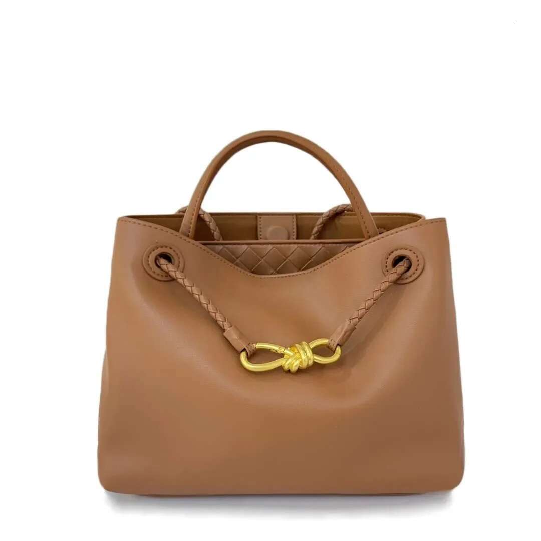 2024 Autumn/Winter New Large Capacity Women's Crossbody Flat Surface Genuine Leather Shoulder Bag Metal Buckle Handbag