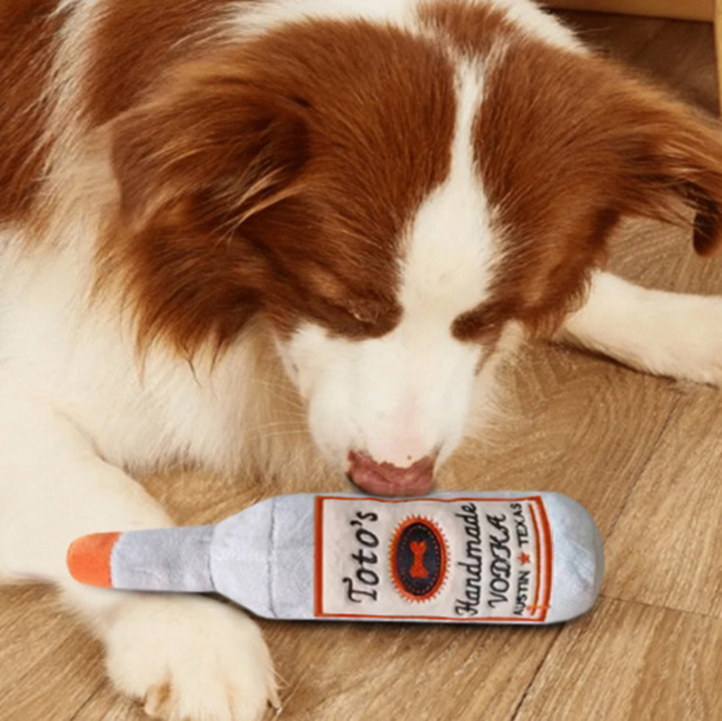 Squeaky Dog Plush Toys for Aggressive Chewers, Dog Chew Toy, Stuffed Wine Bottle Shape Dog Toys for Small Medium Large Dogs to Keep Them Busy E68