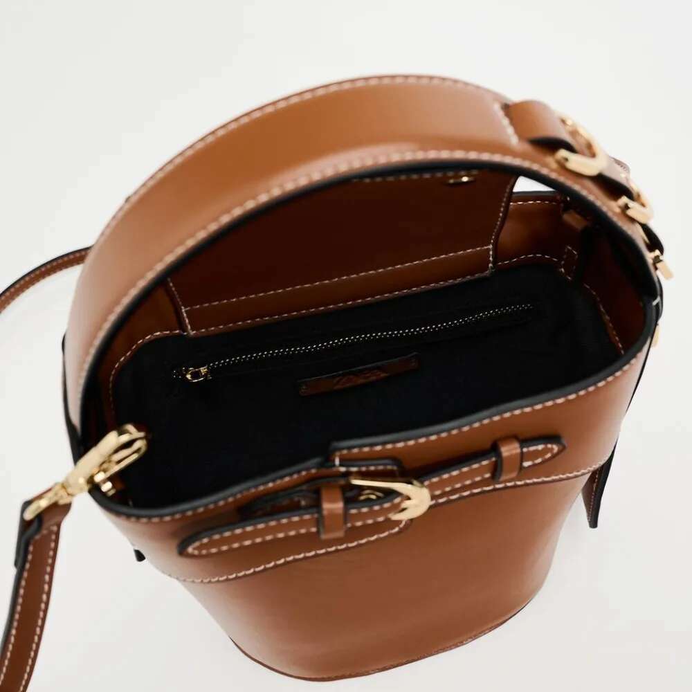 Hot Selling New Hand-Held Small Square Fashionable Handbag, Commuting Shoulder Crossbody Bag, Textured Women's Bag