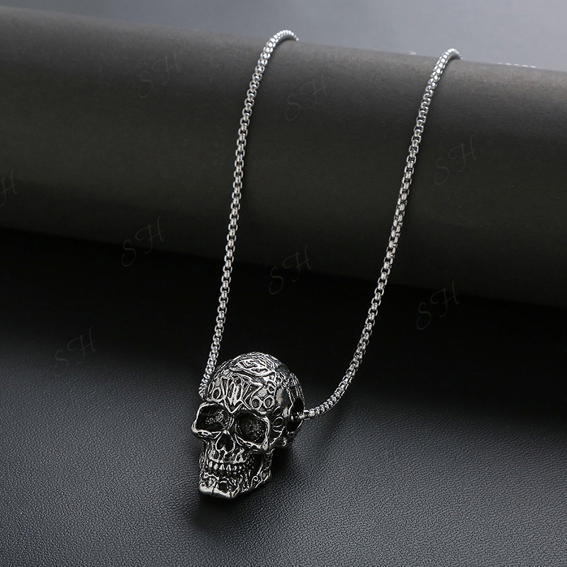 Light luxury trend hip-hop style unisex personality cool skull necklace collarbone chain