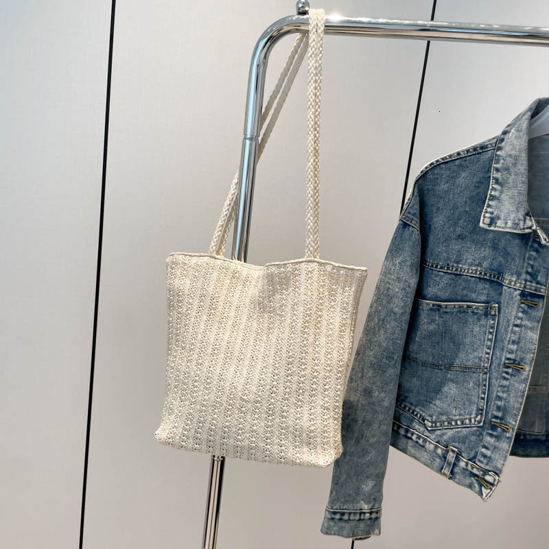 2025 Spring New Trendy Straw Single New Free Delivery Designer Luxury Bag Bag Shoulder Tote Small Fresh Artistic Woven Handheld Women's Bag Handb