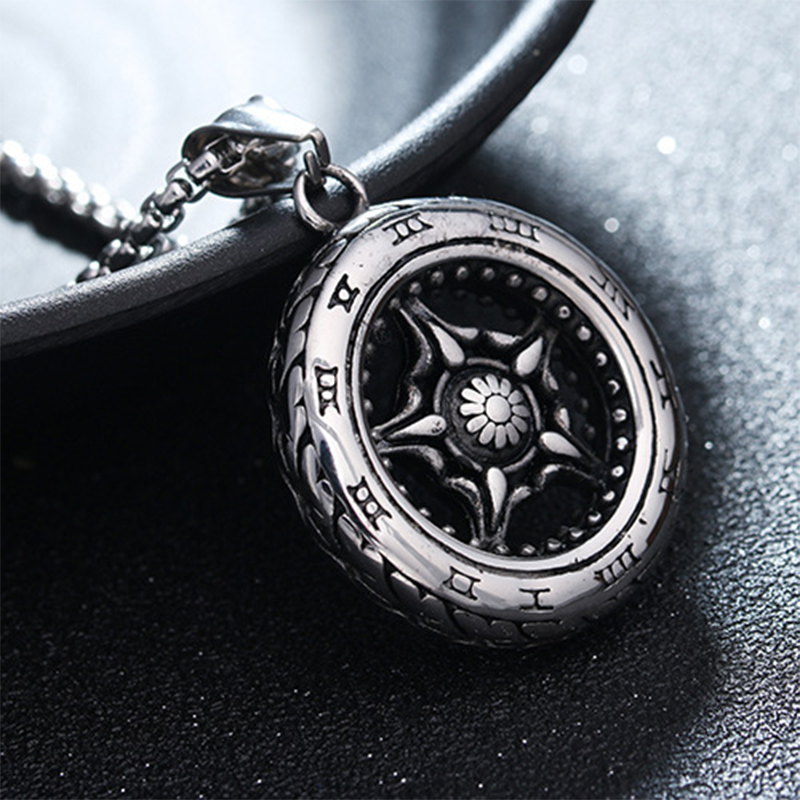 60cm Hip hop style fashion outfit, light luxury trend, retro fashion, cool tire necklace, collarbone chain Tire Necklaces & Chains for Men/Women