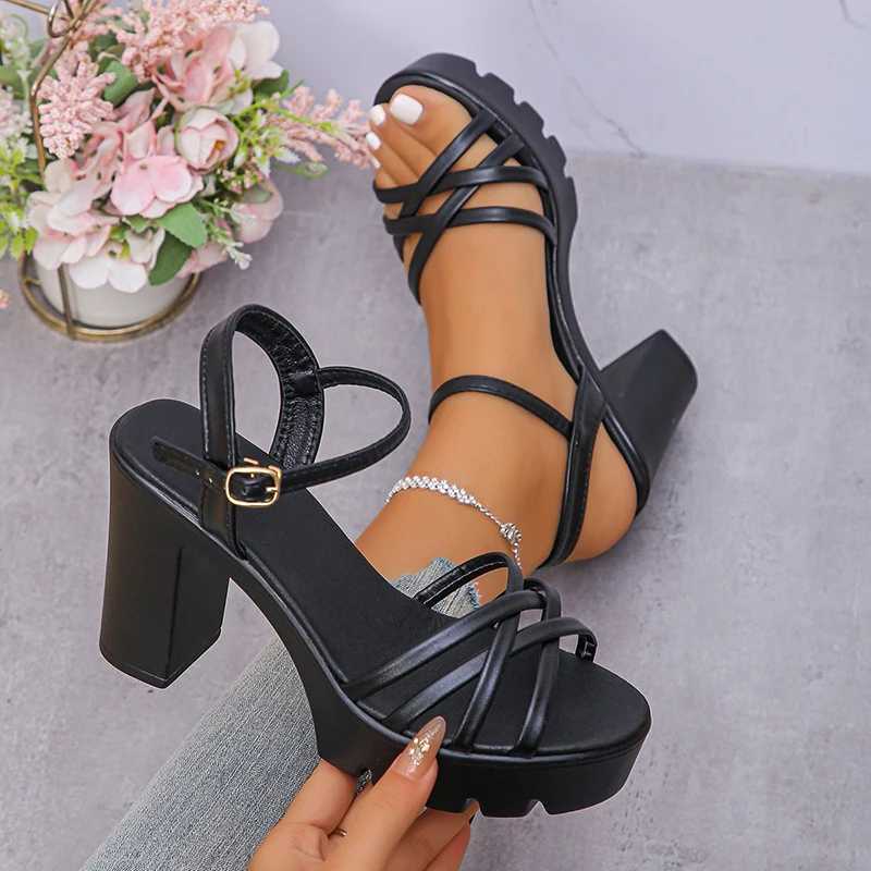 Womens Ankle Buckle High-Heeled Sandals New Style Cross Strap Platform Sandal Female 2025 Outdoor Thick Heel Sandals Women W250514