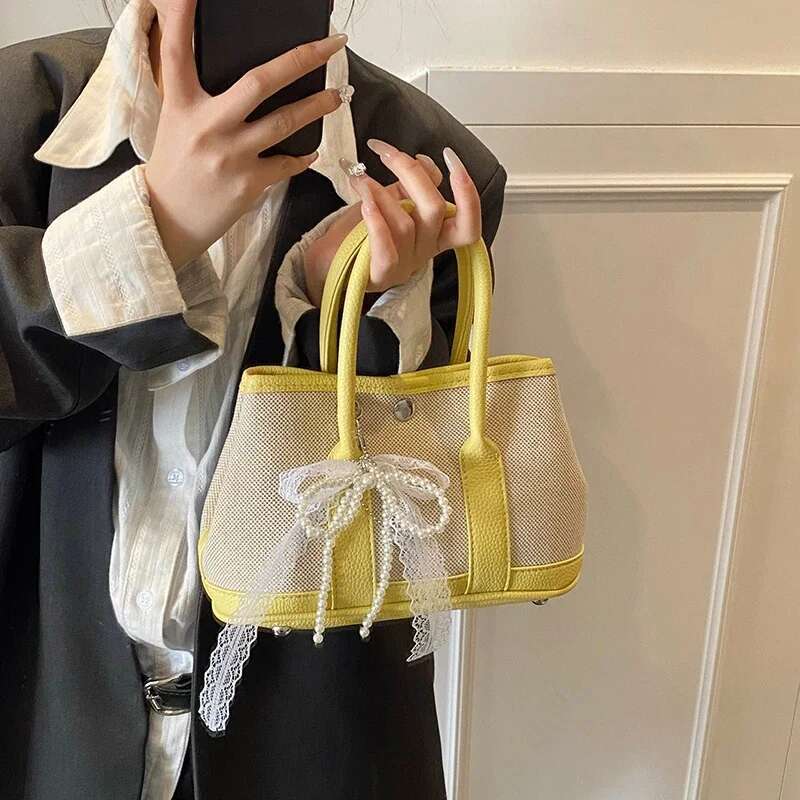Designer Women's Shoulder Bag Vintage Leather Crossbody Purse Elegant Ladies Handbag with Detachable Chain