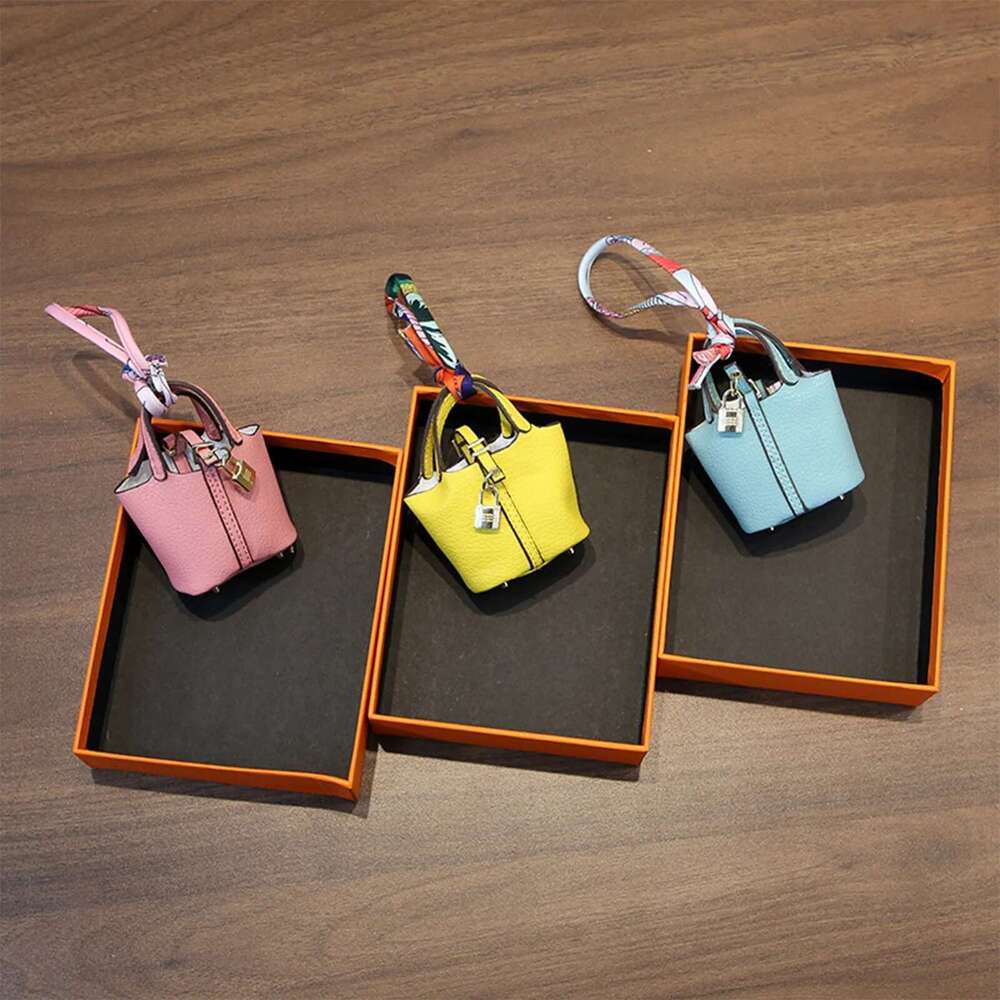 Mini Cute Basket High-grade Leather Car Keychain Pendant Creative Bluetooth Earphone Bag Small items Handbag
