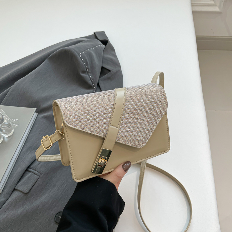 French Texture Casual 2025 Trend New Free Delivery Designer Bag Luxury Bag New Simple Buckle Fashionable Design Crossbody Single Shoulder Small Square