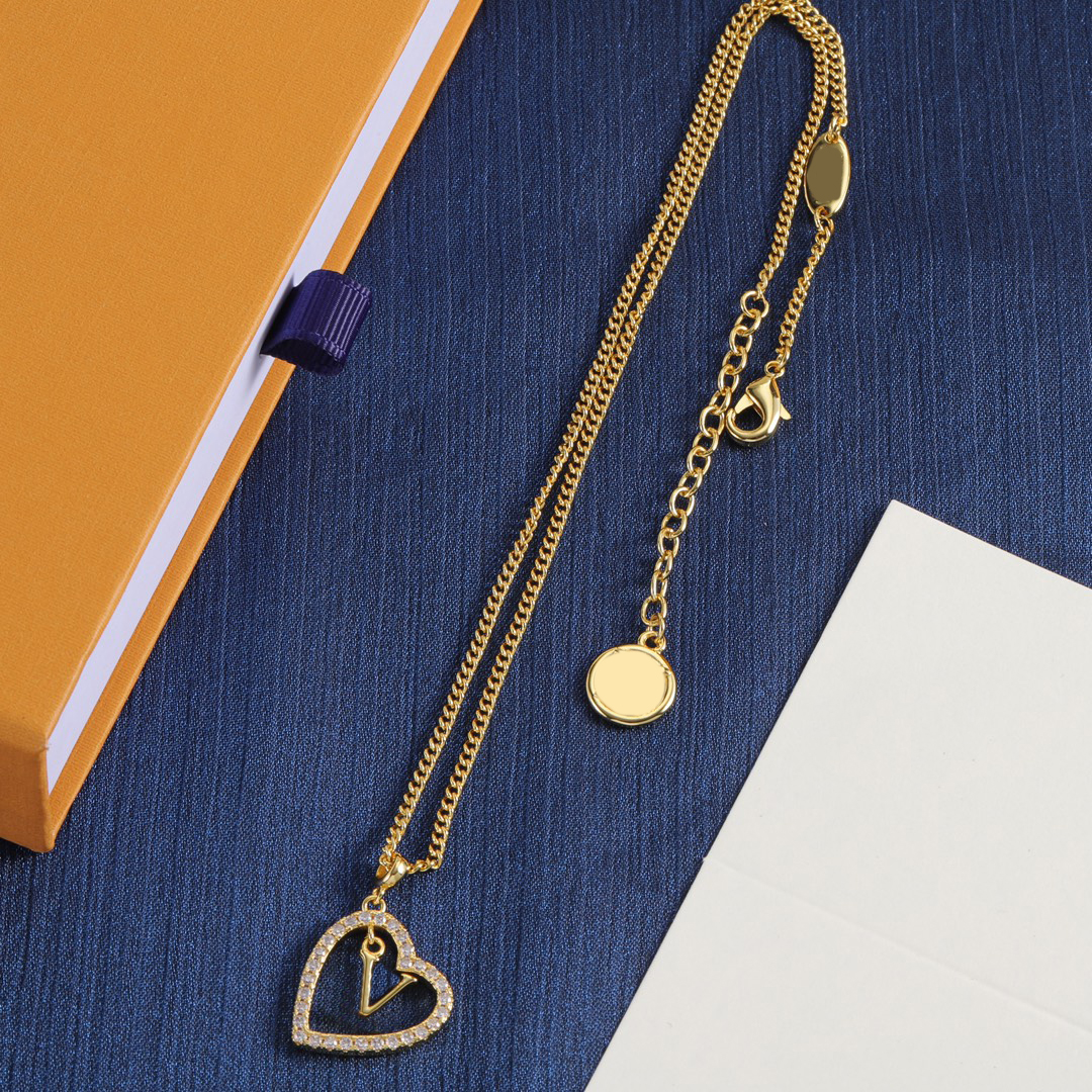 Necklace Designer Pendant Necklaces For Women Golden Necklaces Design Chain Family Jewelry Necklace Style Letter Necklace with Gift box