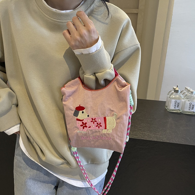 New free embroidery express bag, new exquisite trendy bag, student designer casual mini handbag, multifunctional shopping phone bag