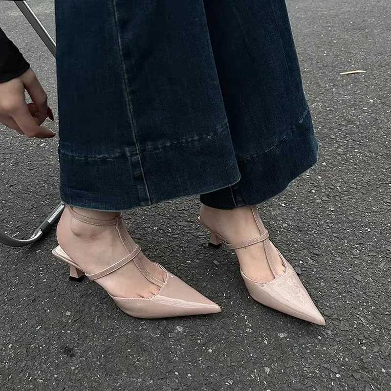 Womens Sandals Summer New Low Heel Pointed Thin Strap Buckle Slippers Fashion Temperament Commuter Heel Sandals W250514