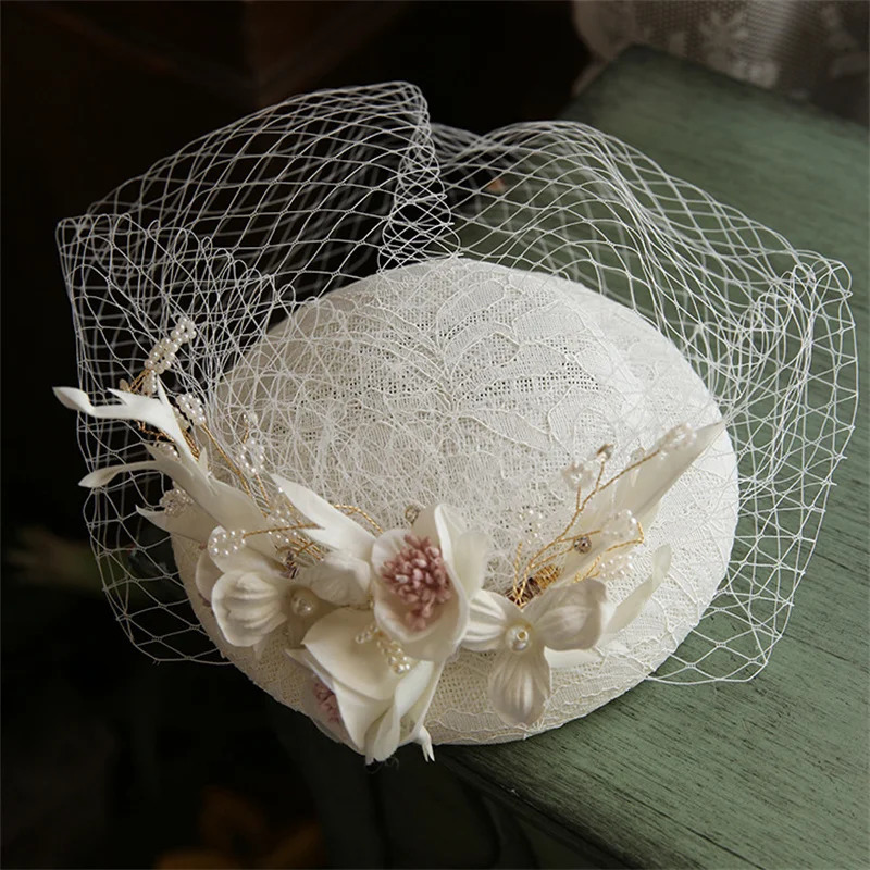 Pearls Flower Bridal Hat with Veil Short Mesh Weddings Hat for Bride Cap Fashion Church Womens Party Headwear noivas 250513