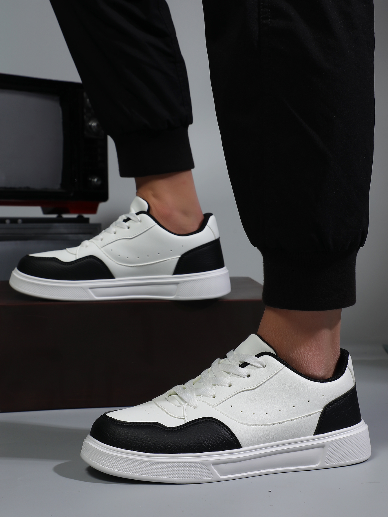Free shipping designer men running shoes black white blue green outdoor sports casual shoe trainers sneakers 40-45