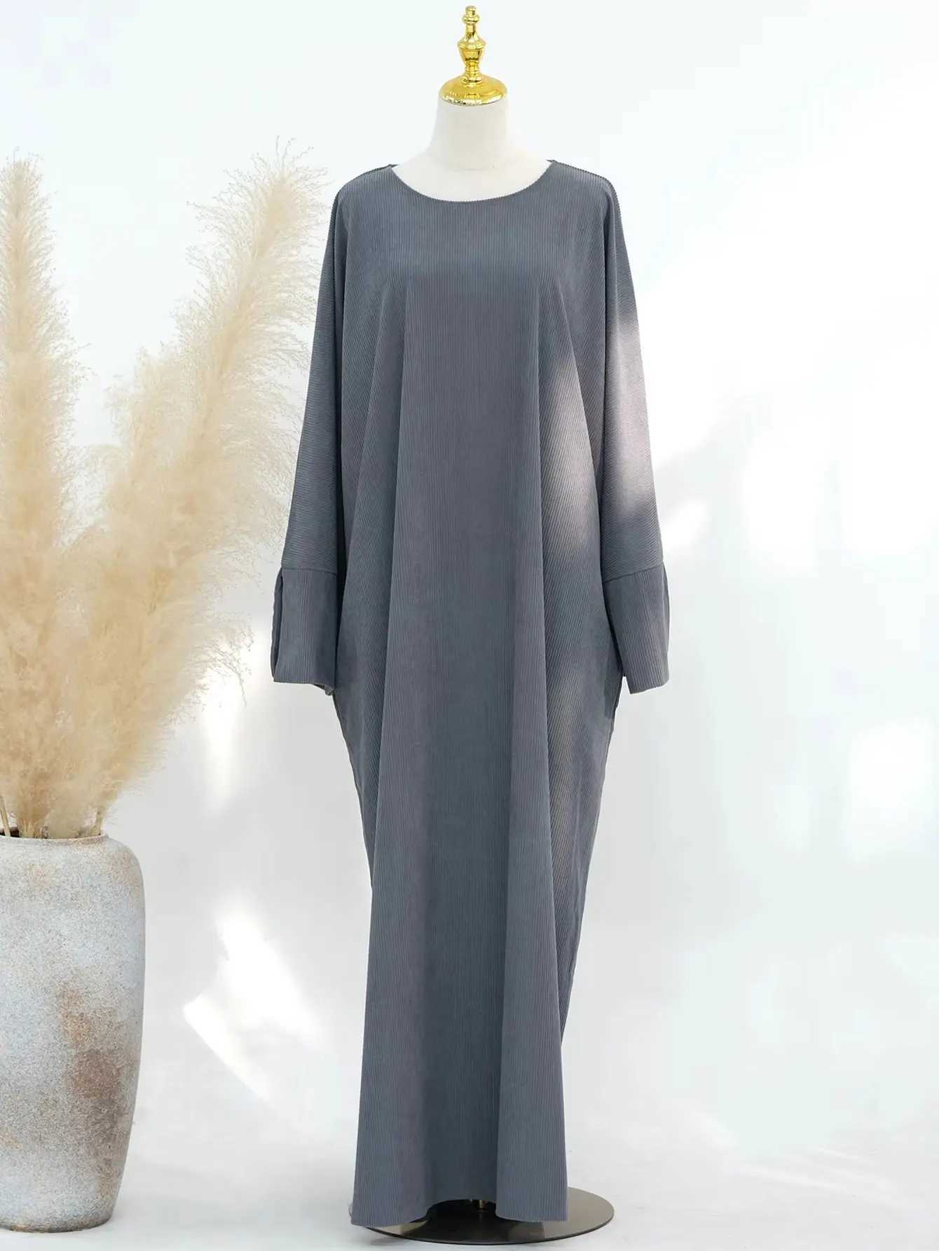 UAE Dubai Fashion Inspired Muslim Abaya Cuff Slits Feature Ideal for Ramadan Occasions and Middle East Autumn Winter Dressing X250514