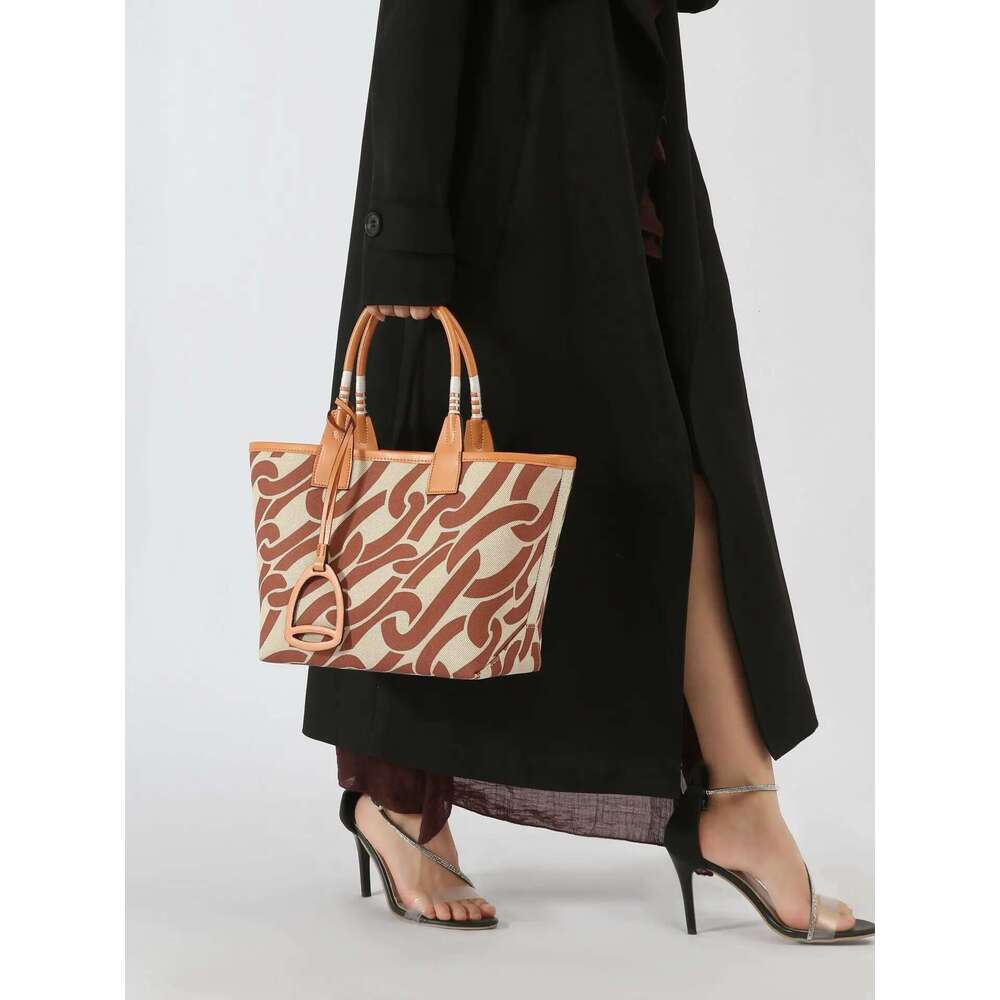 Paris Fashion Leather Tote Bag For Women - Stylish Vintage Crossbody Handbag With Minimalist Designer Letter