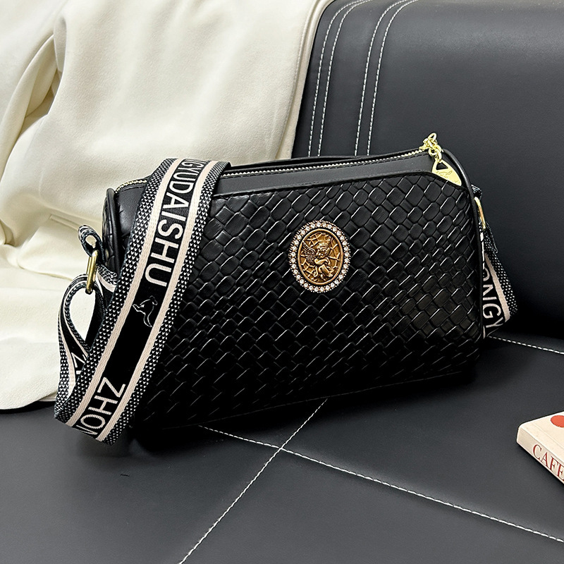 High Quality New Free Designer Bag, Simple Women's Soft Leather Boston Pillow 2024 New Fashionable Commuting Multi Compartment Shoulder Bag