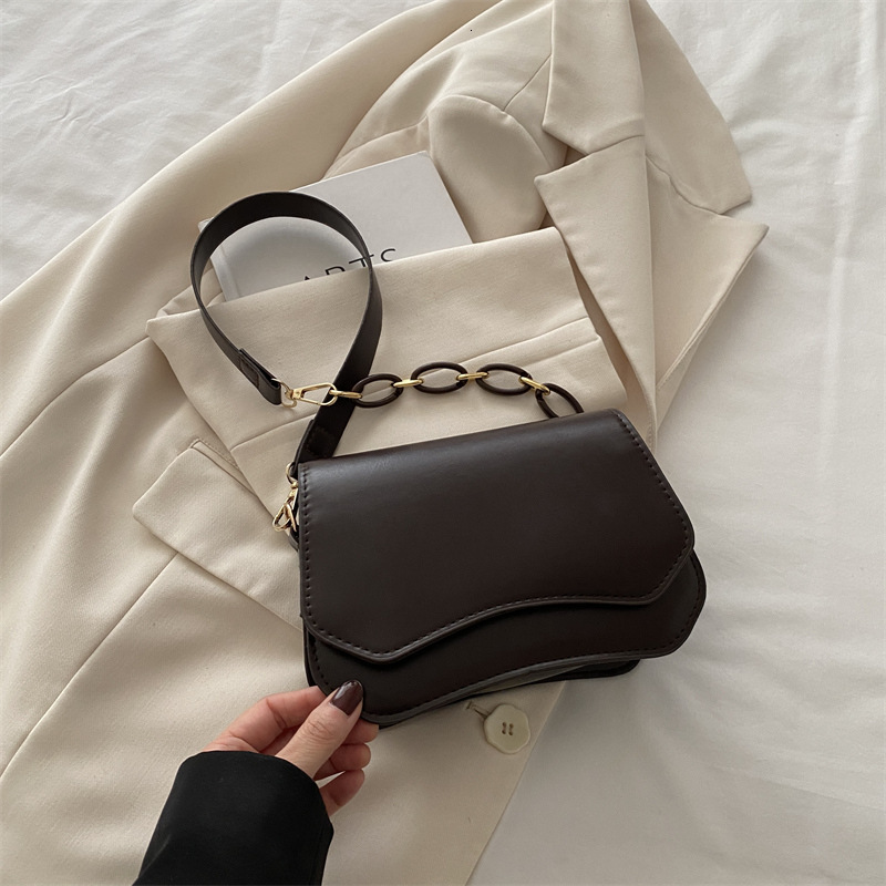 Texture 2025 French Niche Design Temperament Popular Small Square New Free Delivery Designer Bag Casual Single Shoulder Women's Luxury Bag Simple