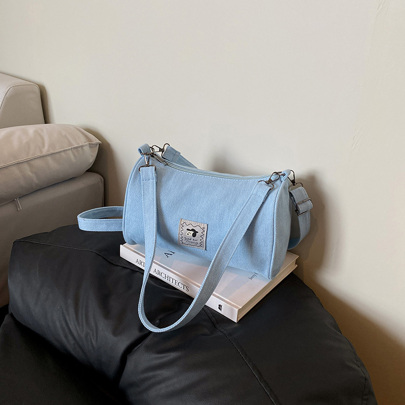 2025 Luxury Bag New Casual Versatile New Free Delivery Designer Bag Girl Pillow Cute Commuting Cowboy Small Fresh Student Crossbody Bag Female
