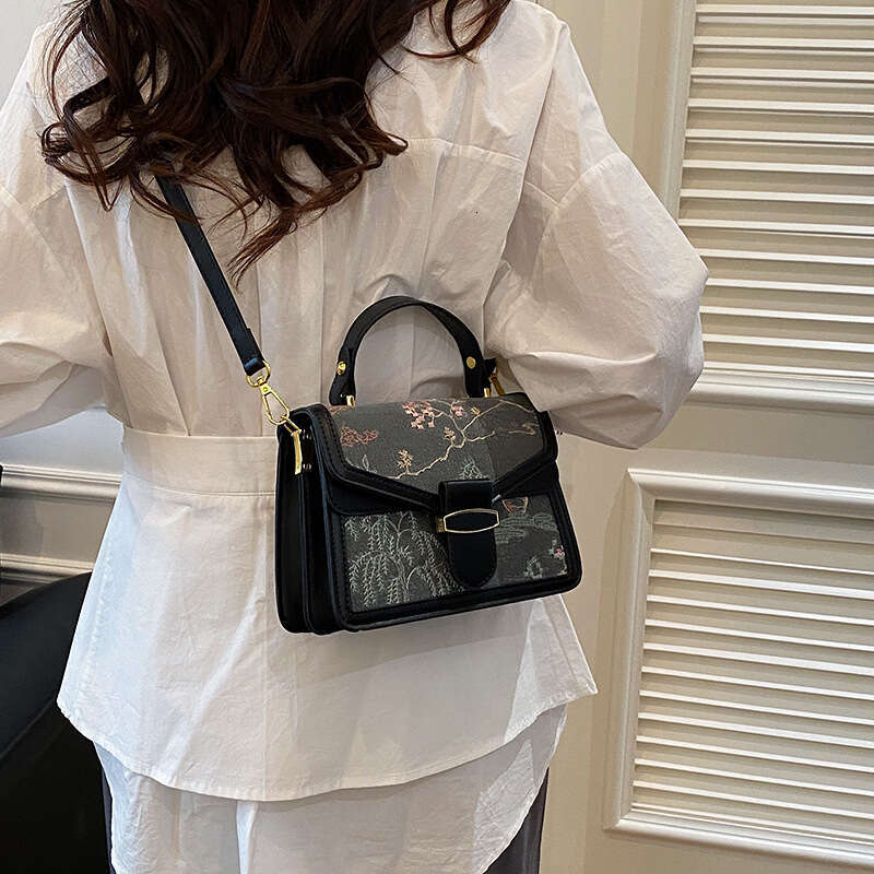 Small Niche Luxury Embroidered Women's Boston Bag, Spring Summer New Collection, Crossbody, Shoulder, Handbag, Trendy And High-End Small Square B