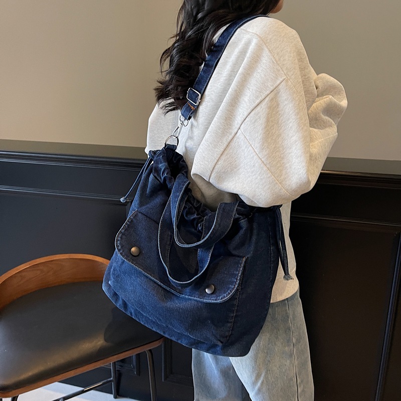 This year's popular denim autumn and winter 2025 new item, niche pleated crossbody for women's bucket bag