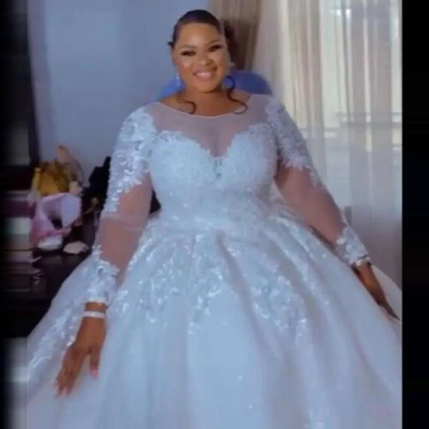 Plus Size Ball Gown Wedding Dresses Sequins Lace Appliques Long Sleeves Bridal Dress For African Women Custom Made