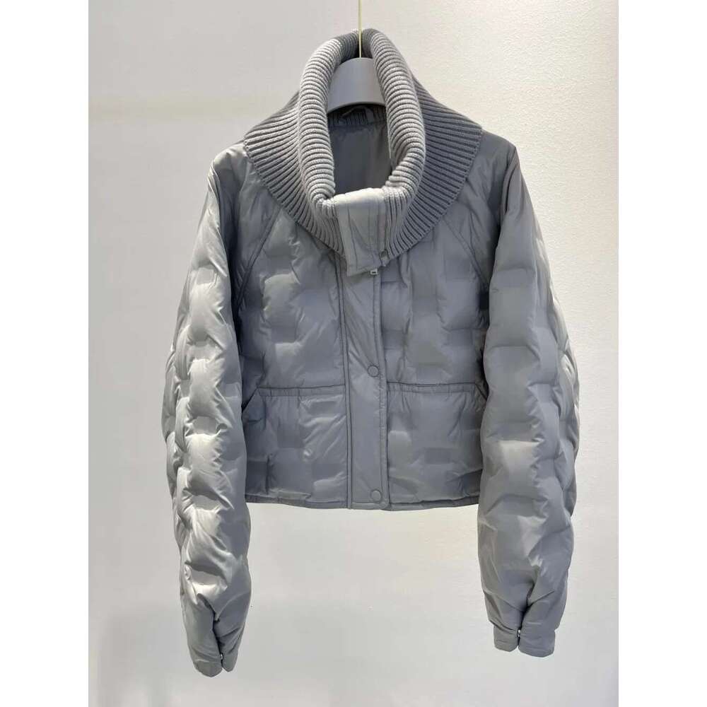 Fashion Casual 2024 New Winter Short Warm White Duck Down Coat Female European Turn-Down Cape Collar Puffer Jacket Women