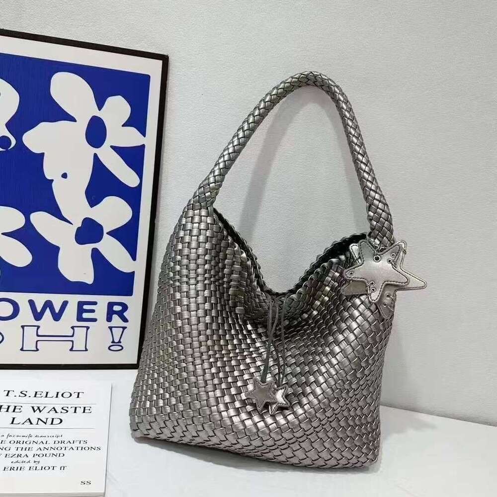 Tote Bag High End Niche Design Handmade Woven Large Capacity Tote Bag Casual And Lazy Style One Shoulder Underarm Bucket Bag KQ