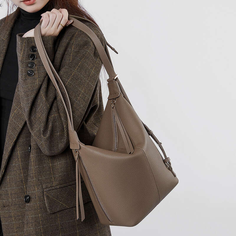 Shoulder Niche Design For Women 2025 New Leather Women's Head Layer Cowhide Single Shoulder Armpit Bag