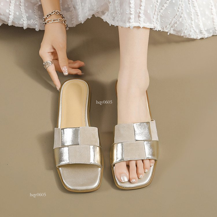 Top brand high-quality new designer new shoes French color blocked flat bottom women's outdoor 2025 new summer soft sole comfortable open toe coo