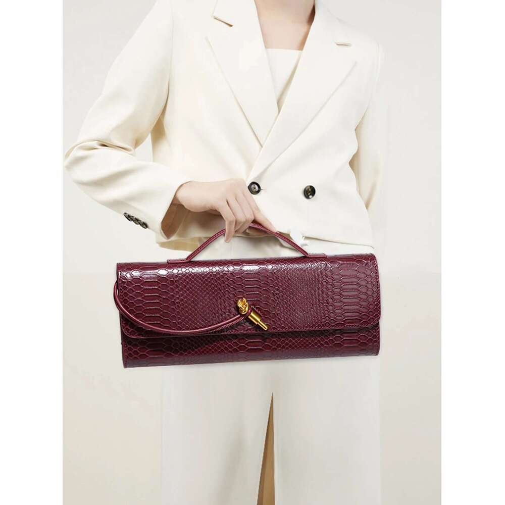 Bury Bag Cherry Wine Red Envelope Upscale New Handbag European And American Fashion Crocodile Flip Hand Organ B