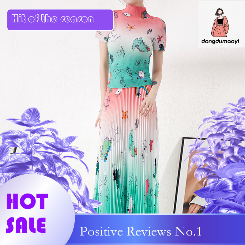 dongdumaoyi Miyake 2025 Summer New Commuter Cartoon Printed T-shirt, Half Skirt Set, Folded Women's Wear Set