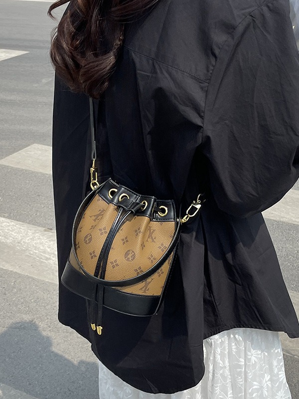 Stylish Women's Crossbody Bucket Bag with Unique Letter Prints & Adjustable Strap for Any Occasion