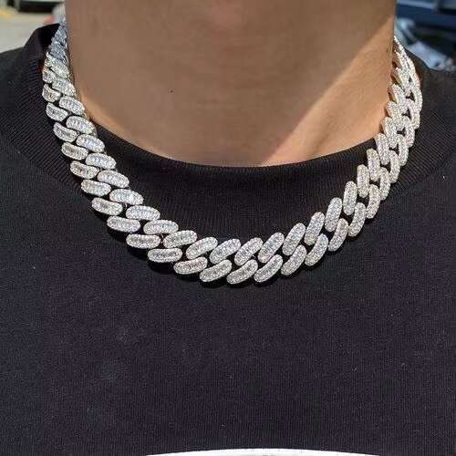 Iced sier Cuban chain necklace in men's hip-hop style, equipped with moissanite fashion accessories