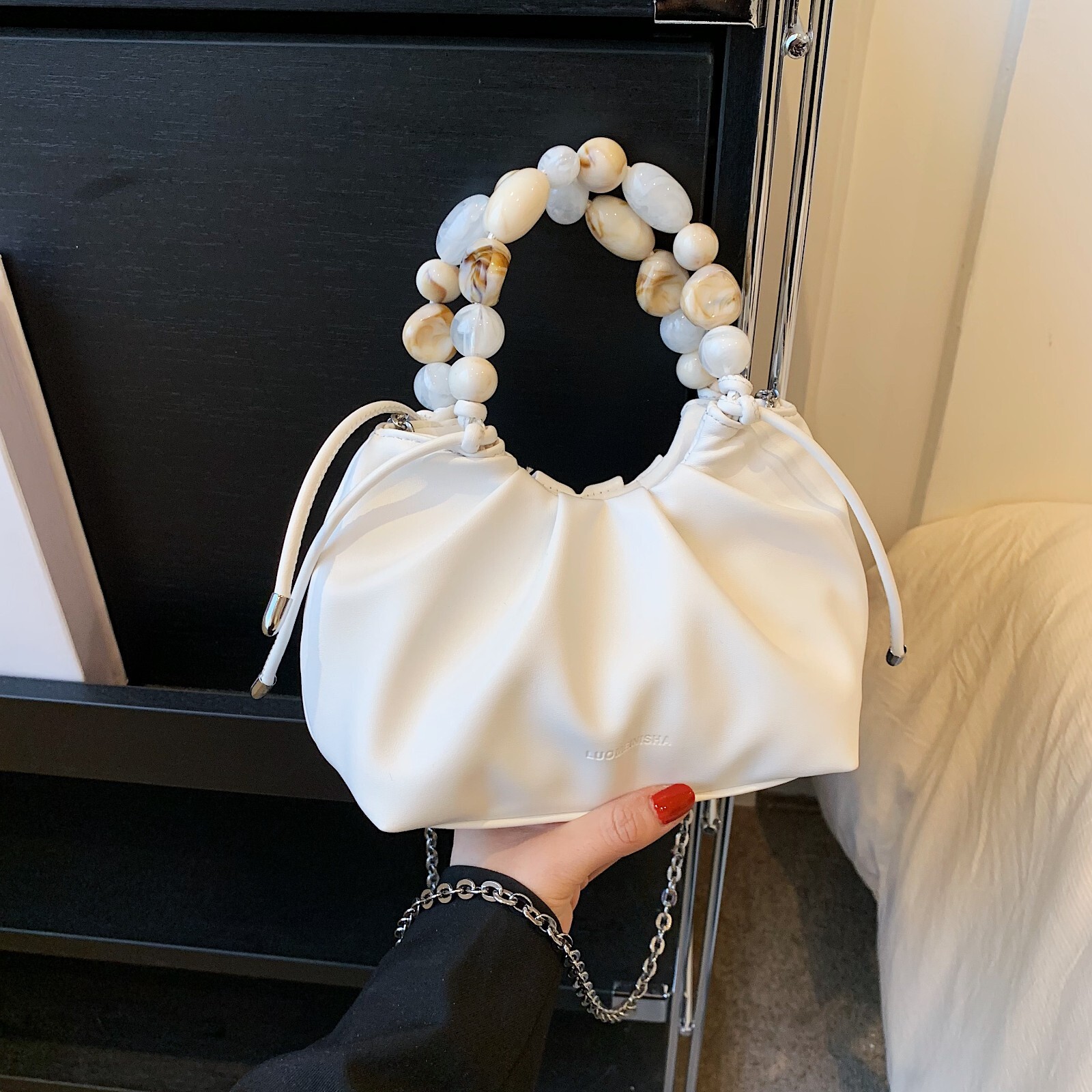 2025 new bag summer new chain women's designer handbag niche design pleated bag soft leather crossbody bag beautiful one shoulder dumpling bag pe