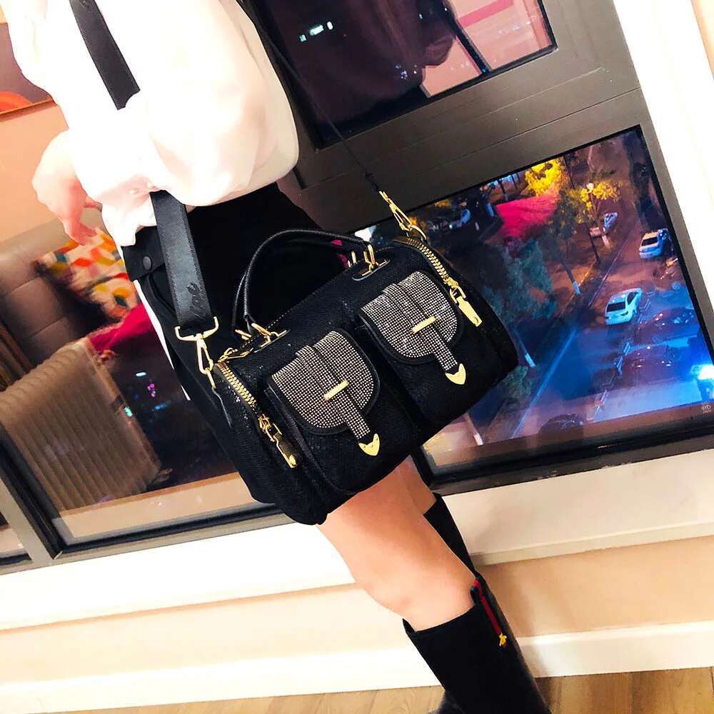 Female Fashion Mesh Netting Dias Multi-Pockets Messenger 2025 Women Trends Shiny Rhinestone Boston Satchel Shoulder Bag