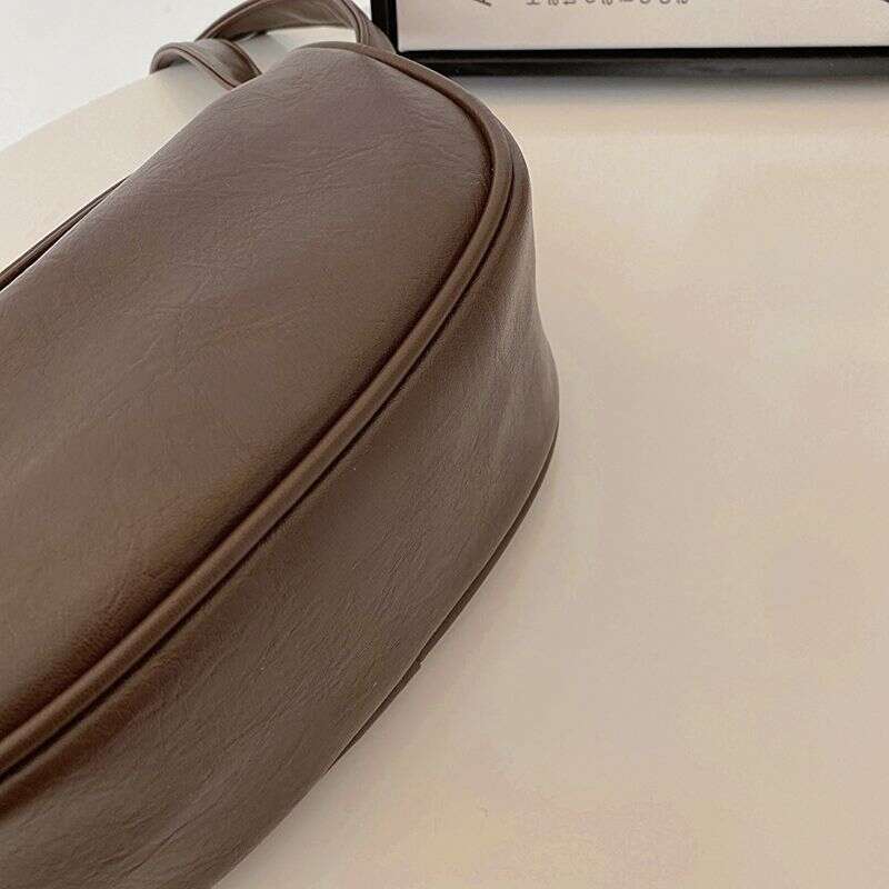 Bag crossbody 2025 new autumn and winter style large capacity niche design shoulder women's dumpling bag