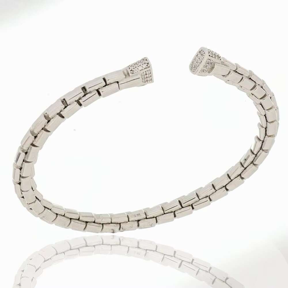 Made in Italy Sier Bracelet Box Chain Handcrafted Premium Quality Jewelry Elegant and Minimalist Design