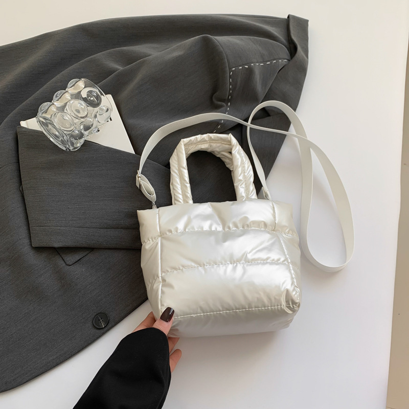 Free Delivery Designer Bag 2025 New Women's Bucket Autumn And Winter Simple Lightweight Down Cotton Jacket Casual Fashion Versatile Hand Held Cro