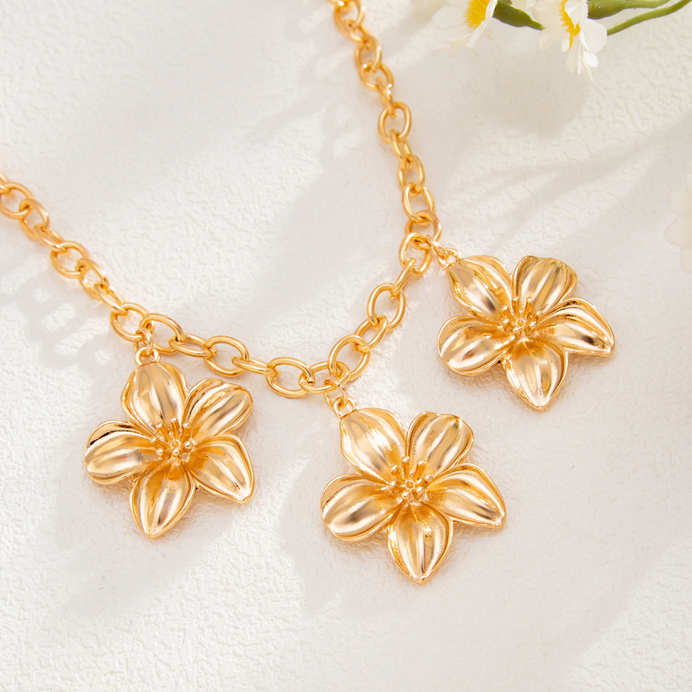 Retro Flower Pattern Geometric Neckpiece - Chic Clavicle Chain Jewelry