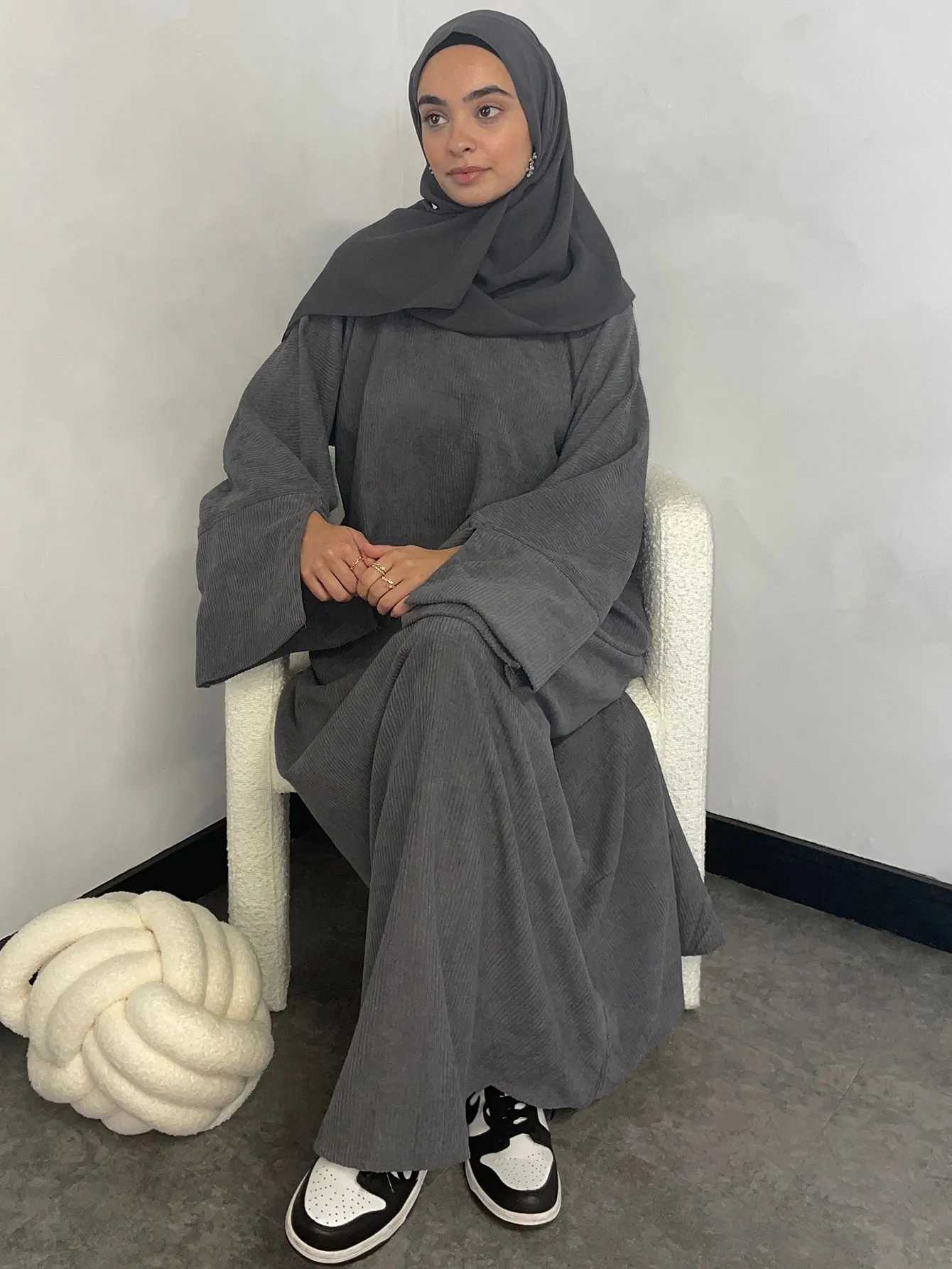 UAE Dubai Fashion Inspired Muslim Abaya Cuff Slits Feature Ideal for Ramadan Occasions and Middle East Autumn Winter Dressing X250514