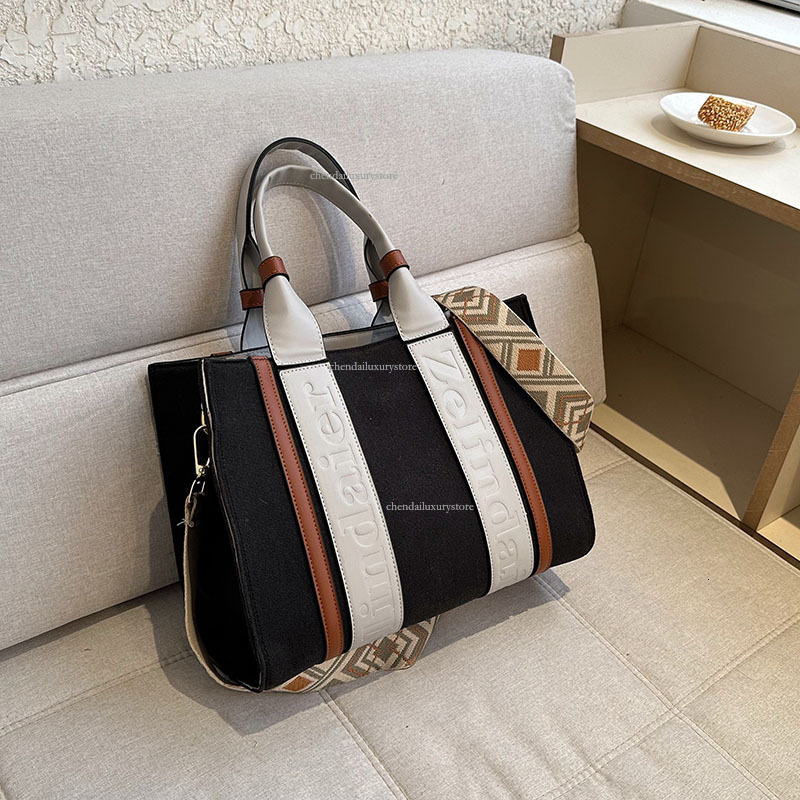 Urban Minimalist And Fashionable Women's Shoulder Bags Free Shipping Designer Bag Canvas Contrasting Color Work Commuting Crossbody Bag Casual Sh