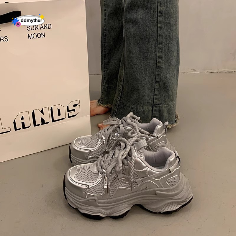 Sponge cake thick soled dad for women in spring autumn, small and tall, height increasing 2025 new silver versatile casual sports shoes ddmythur
