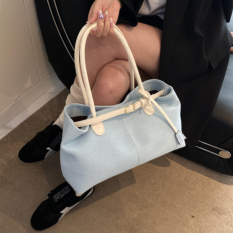 Commuting large capacity denim cloth for women 2025 new spring and summer contrasting color handbag, casual single shoulder tote bag