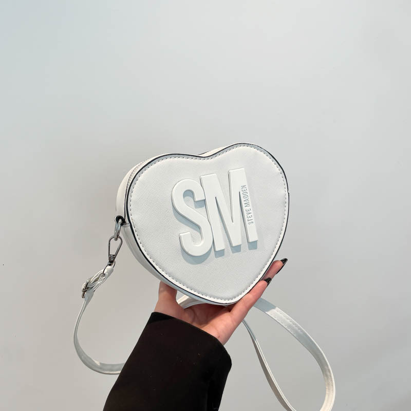 Girl 2025 Luxury Bag Valentine's Day New Fashionable Popular Letter Solid Color Heart New Free Delivery Designer Bag Shaped Shoulder Trendy Women