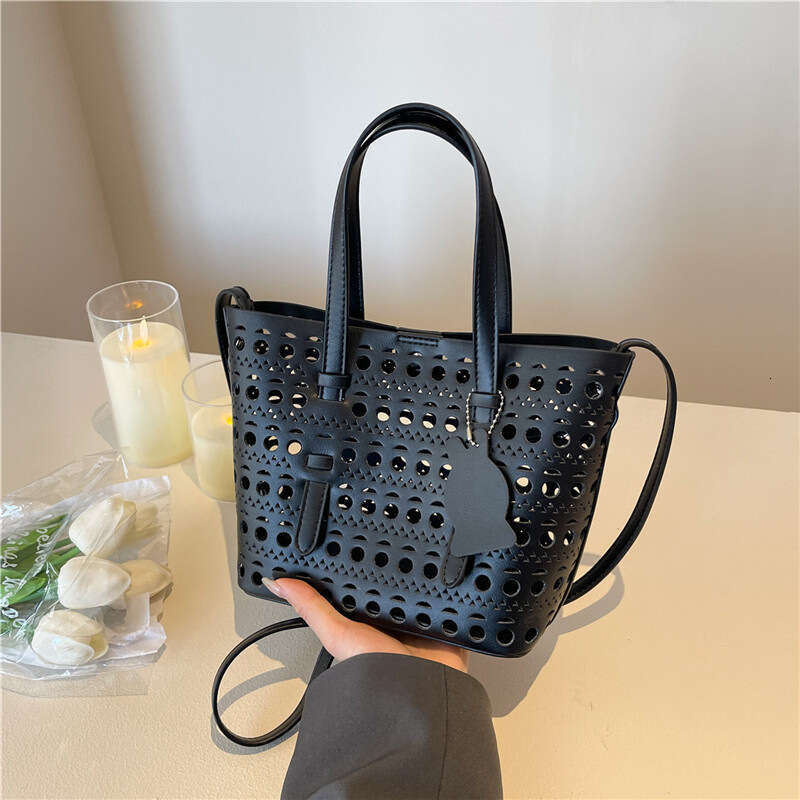 New French Carved Hollow Bag For Women, Fashionable And Versatile Tote Shoulder Bag, Commuting Large Capacity Vegetable Basket